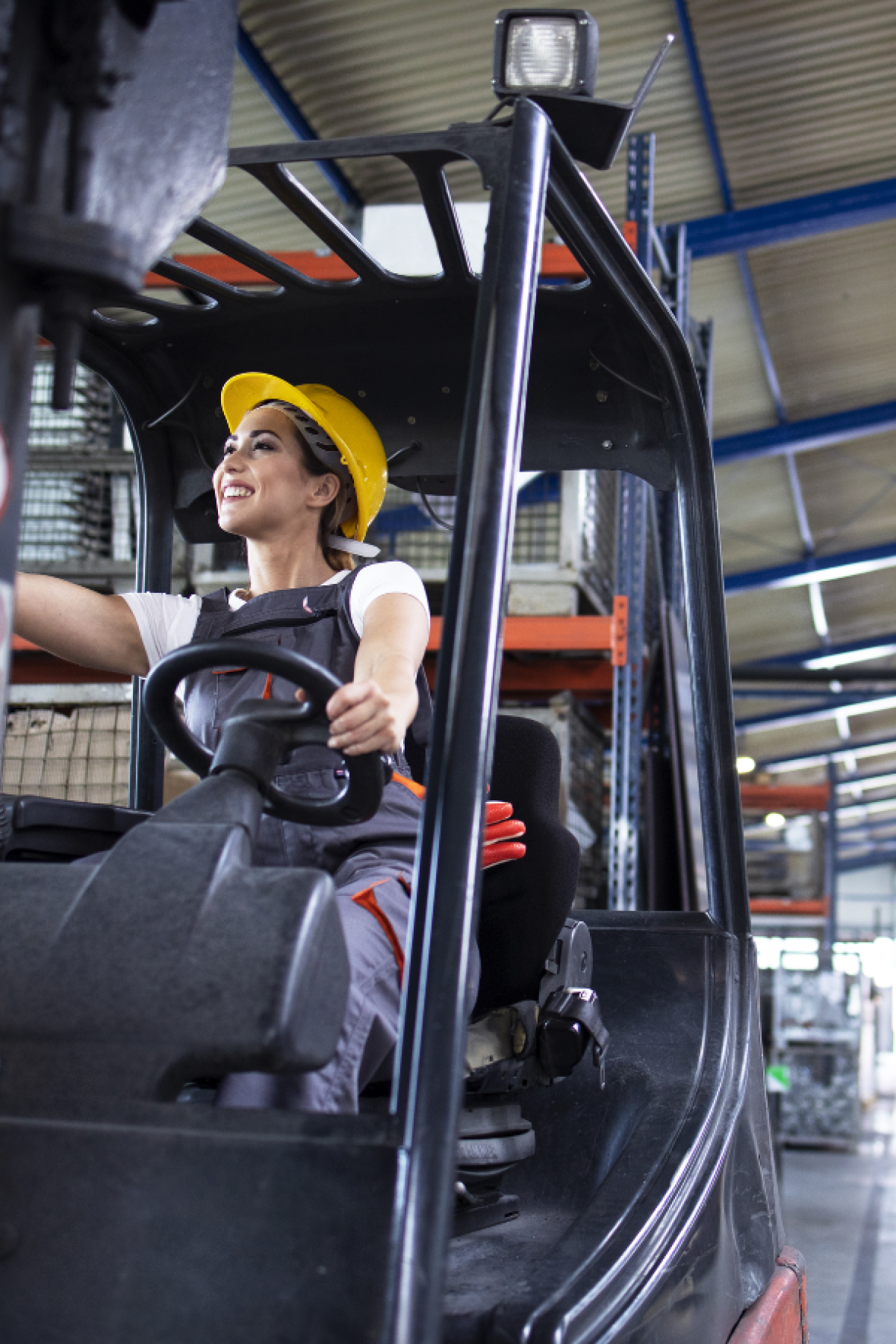 Nieuwsbrief zakelijk verzekeren maart 26 600x600px 600 x 900 px